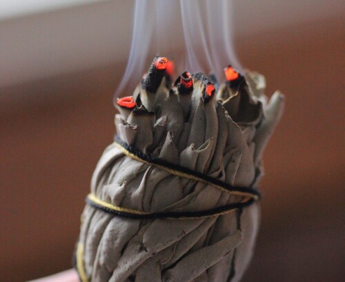 Smudging Sage: 10 Benefits of Burning Sage for Cleansing